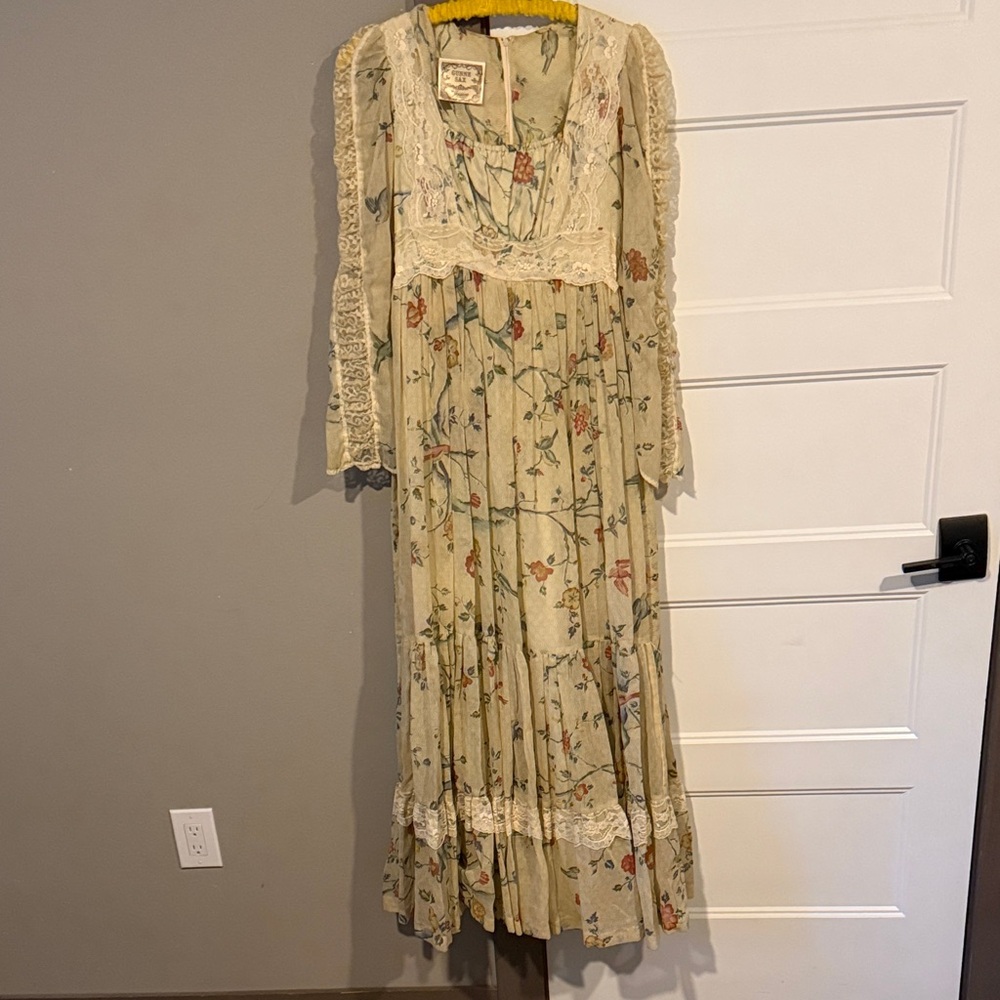Gunne Sax Vintage 1970s Cream Floral Lace Long-Sleeve Maxi Dress
